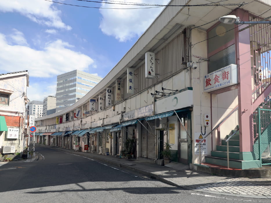 野毛エリアの一画にある野毛都橋商店街ビル